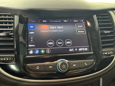 Used 2022 Chevrolet Trax LT w/ Driver Confidence Package image 19