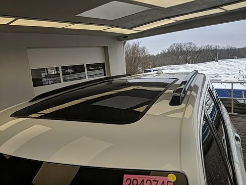 Used 2021 Jeep Grand Cherokee L Overland w/ Luxury Tech Group IV image 12