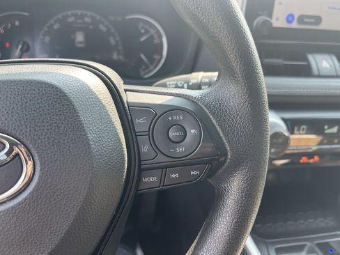 Used 2025 Toyota RAV4 XLE FWD image 20