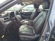Used 2024 Toyota Highlander XLE FWD image 12