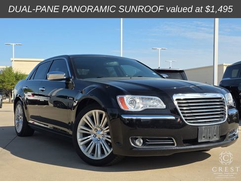 Used 2013 Chrysler 300 C image 1