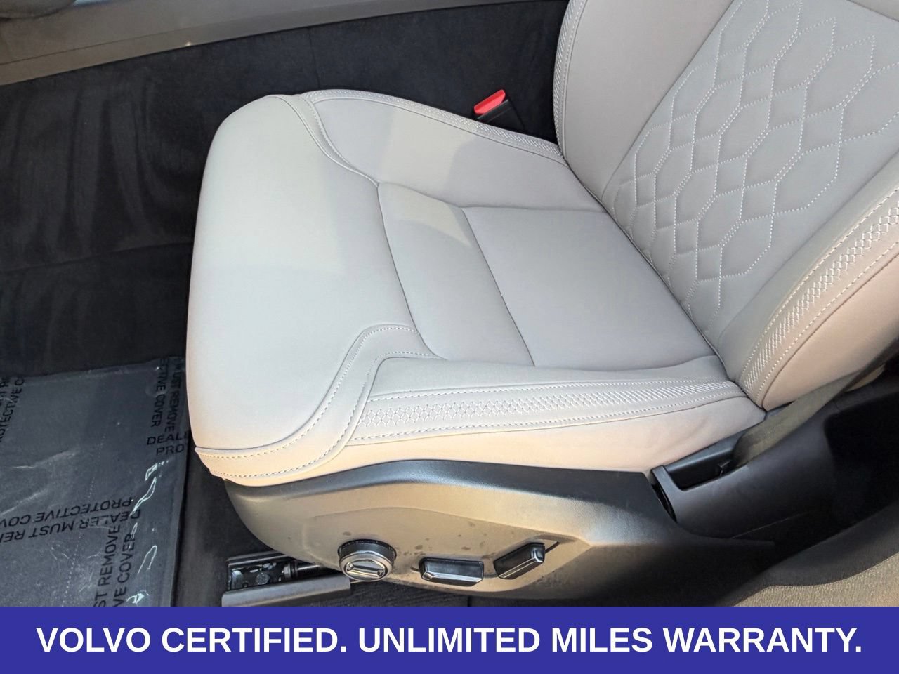 Certified 2026 Volvo XC60 B5 Plus AWD/4WD image 28