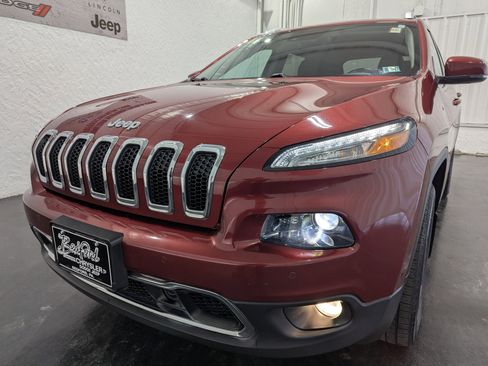 Used 2017 Jeep Cherokee Limited w/ Luxury Group image 3