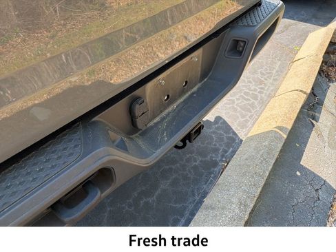 Used 2022 Jeep Gladiator Sport image 5