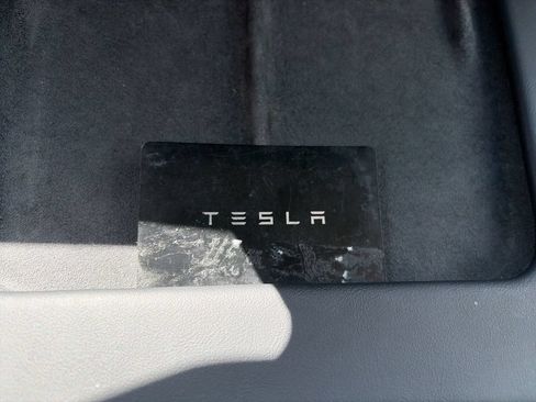 Used 2024 Tesla Model Y Long Range AWD/4WD image 23