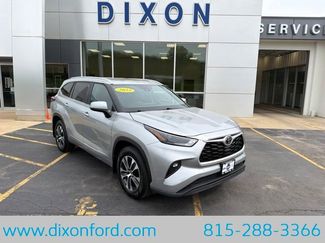Used 2023 Toyota Highlander XLE AWD/4WD video 1