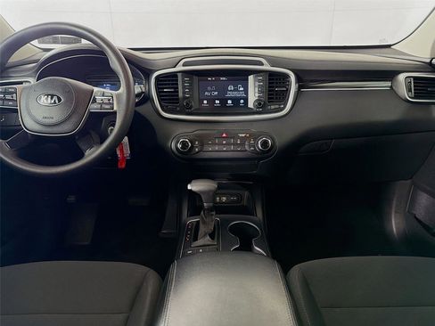 Used 2019 Kia Sorento LX image 21