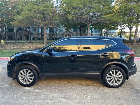 Used 2022 Nissan Rogue Sport S image 14