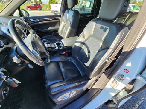 Used 2014 Porsche Cayenne Platinum Edition AWD/4WD image 12