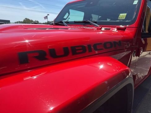 Used 2023 Jeep Wrangler Unlimited Rubicon w/ Dual Top Group AWD/4WD image 5