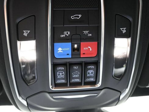 New 2026 Jeep Grand Wagoneer L Limited w/ Premium Group II AWD/4WD image 18