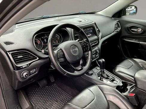 Used 2019 Jeep Cherokee Latitude Plus AWD/4WD image 14