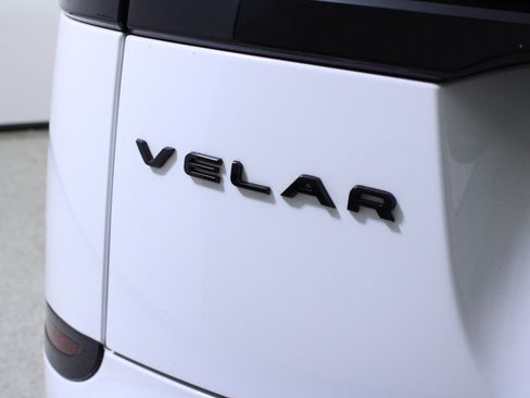 Used 2023 Land Rover Range Rover Velar R-Dynamic S image 9