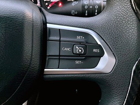 Used 2023 Jeep Compass Sport image 17