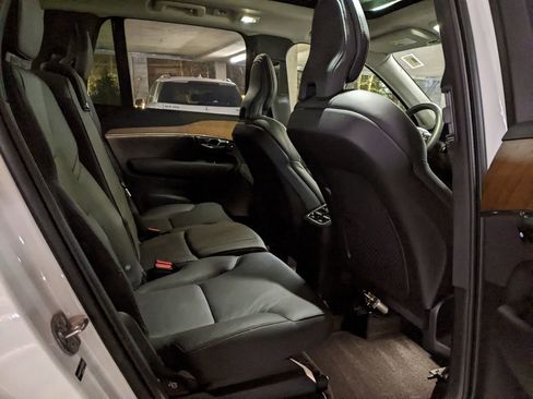 Certified 2025 Volvo XC90 T8 Plus w/ Protection Package Premier image 25