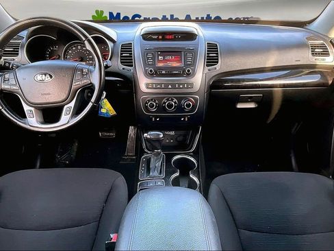 Used 2015 Kia Sorento LX image 7