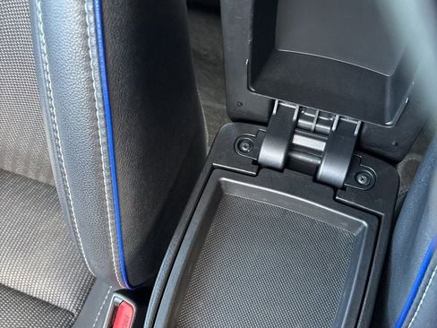 Used 2017 Toyota Corolla SE image 23