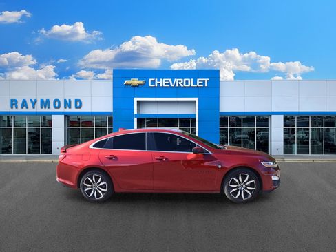 Used 2024 Chevrolet Malibu RS w/ LPO, Floor Liner Package FWD image 2