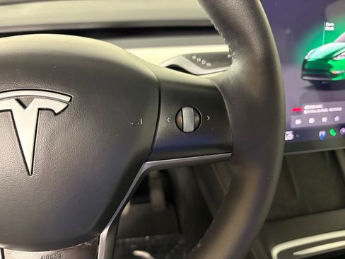 Used 2024 Tesla Model Y Long Range AWD/4WD image 19