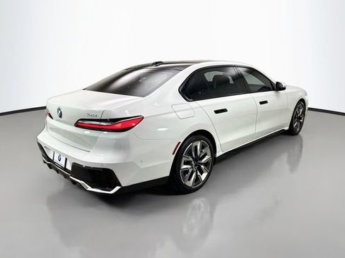 Used 2023 BMW 740i RWD image 7