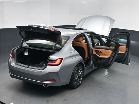 Used 2025 BMW 330i 330i w/ M Sport Package image 31