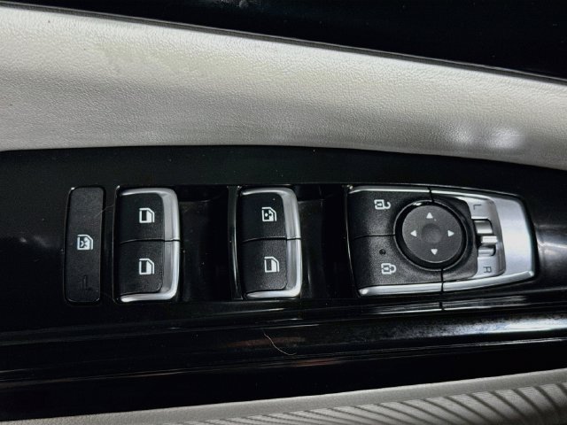 Certified 2023 Kia Carnival EX FWD image 11