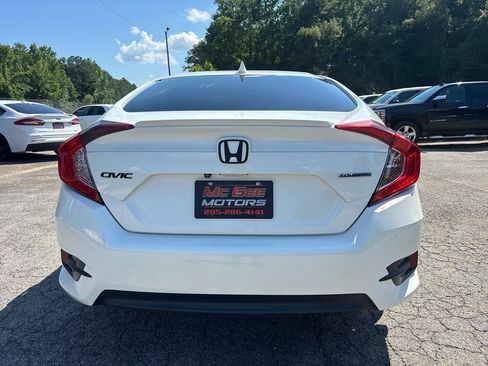 Used 2017 Honda Civic Touring image 4