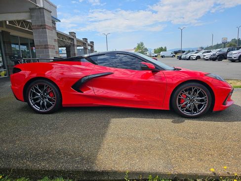 Used 2023 Chevrolet Corvette Stingray Coupe w/ 1LT RWD image 2