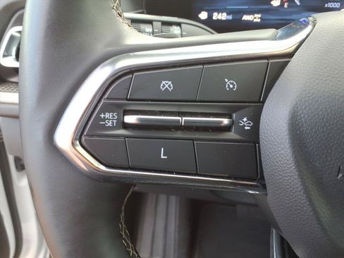 Used 2025 Chevrolet Traverse LT AWD/4WD image 25