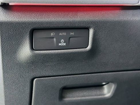 New 2026 Volkswagen Tiguan SE image 10