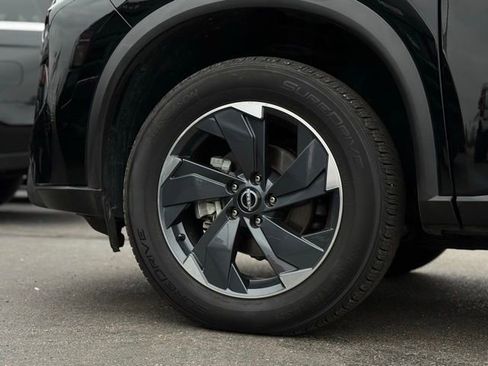 Used 2024 Nissan Rogue SV image 43