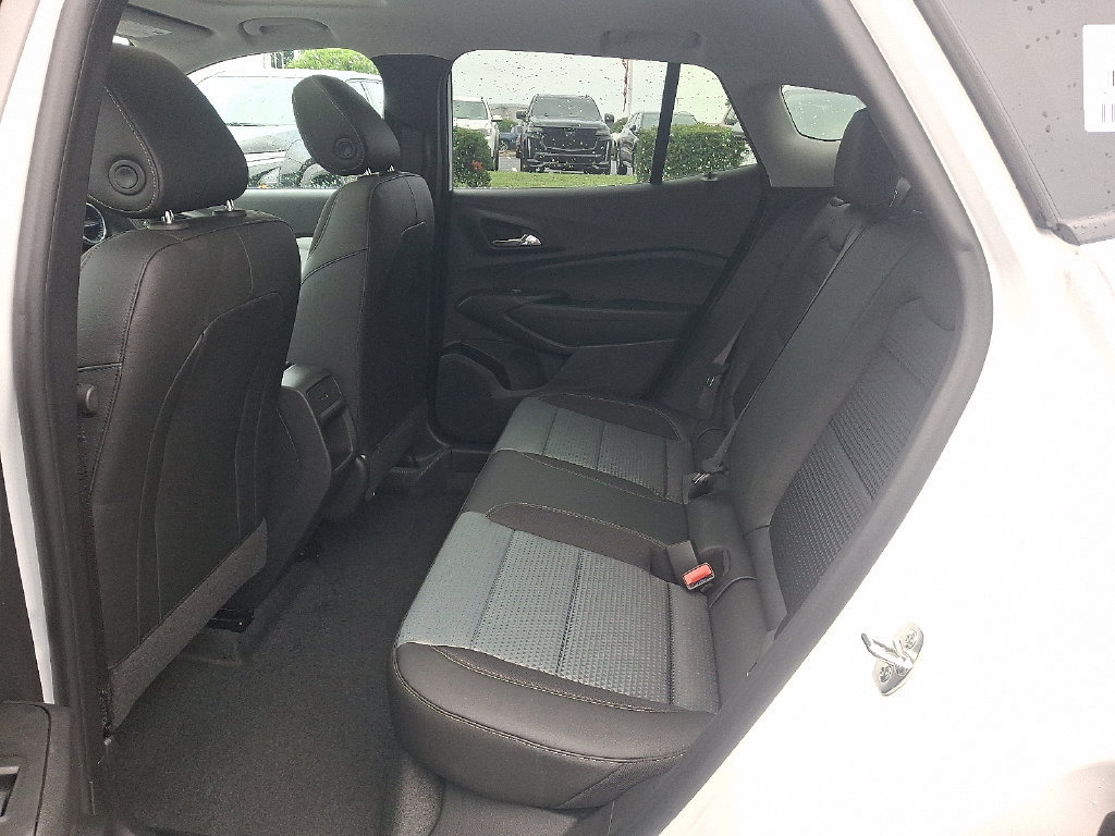 New 2026 Chevrolet Trax LT w/ Sunroof Package FWD image 5