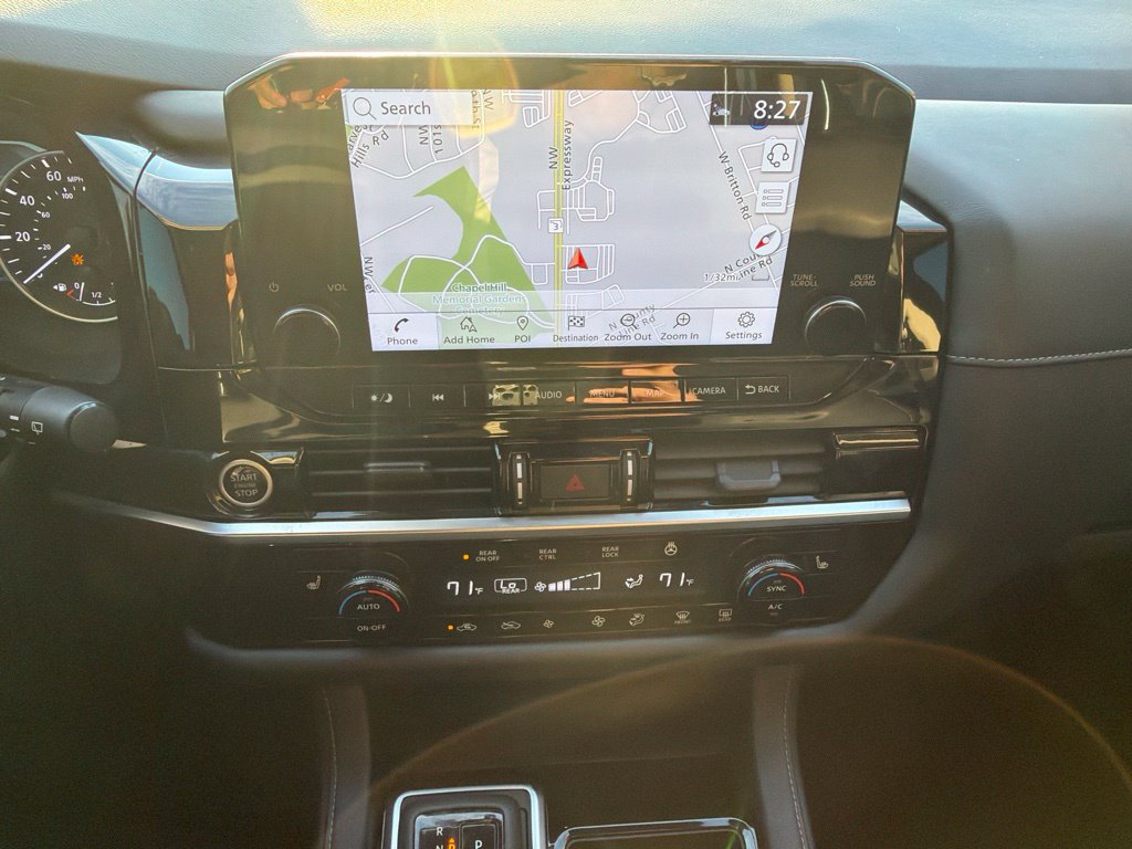 Used 2023 Nissan Pathfinder SL AWD/4WD image 27