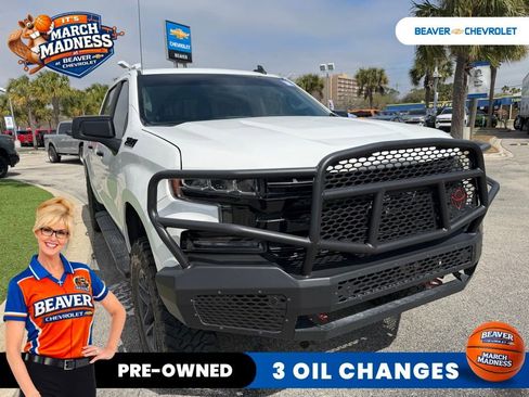 Used 2021 Chevrolet Silverado 1500 LT Trail Boss w/ Convenience Package II image 2