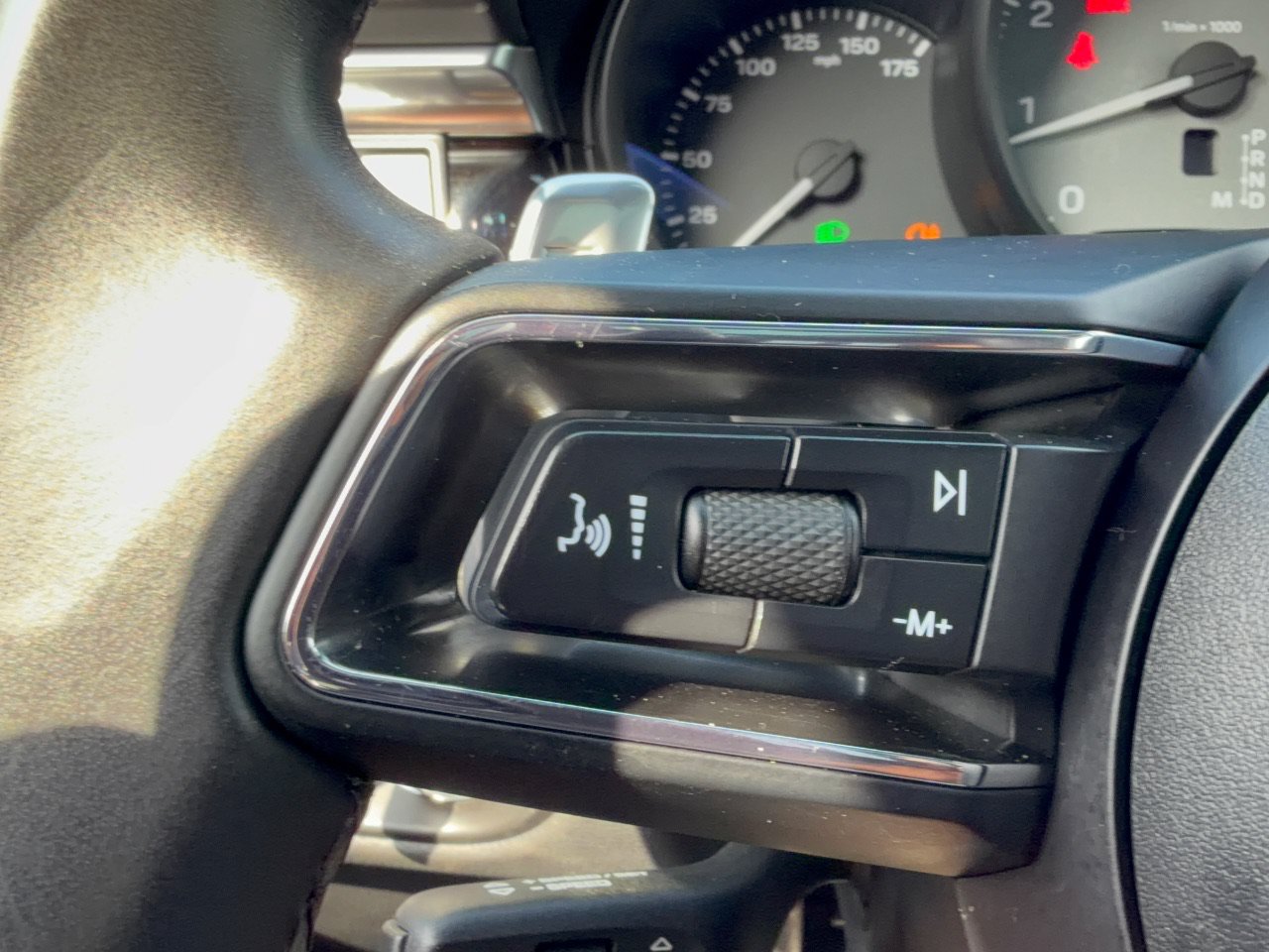 Certified 2024 Porsche Macan S AWD/4WD image 18