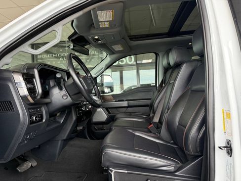 Used 2024 Ford F350 Lariat AWD/4WD image 10