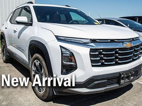 Used 2025 Chevrolet Equinox LT w/ Convenience Package II AWD/4WD image 4