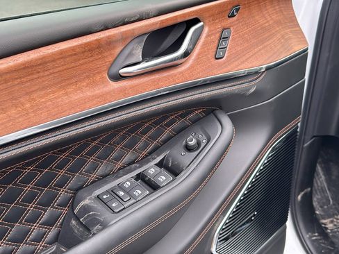 New 2026 Jeep Grand Cherokee Summit image 15