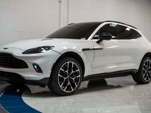 Used 2021 Aston Martin DBX Base image 4