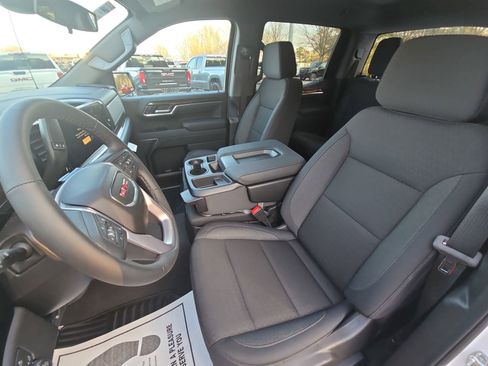 New 2026 GMC Sierra 1500 SLE image 15