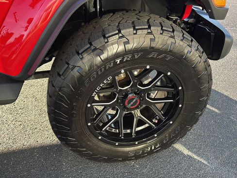 Used 2020 Jeep Wrangler Unlimited Sahara w/ Dual Top Group image 33