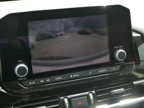 Used 2025 Nissan Pathfinder SV FWD image 20