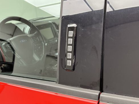 Used 2019 Ford F150 XLT w/ Equipment Group 302A Luxury AWD/4WD image 7