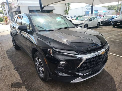 Used 2025 Chevrolet Blazer LT FWD image 2