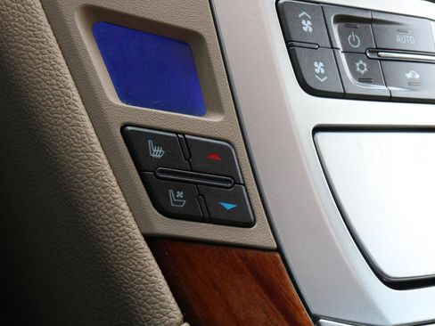 Used 2011 Cadillac CTS Premium RWD image 33