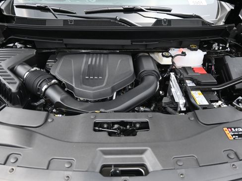 New 2026 Chevrolet Traverse LT w/ Sun and Wheel Package FWD image 36