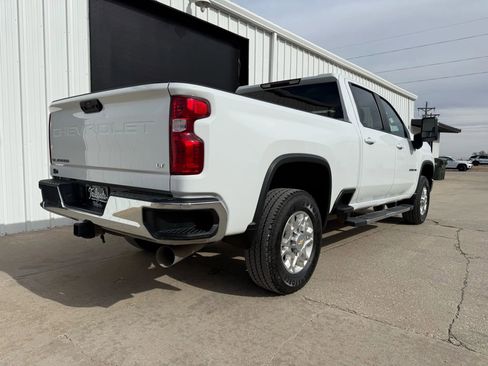 Used 2023 Chevrolet Silverado 2500 LT w/ Convenience Package image 7