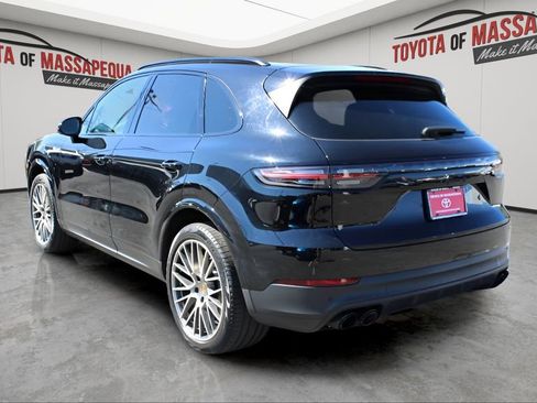 Used 2022 Porsche Cayenne Platinum Edition AWD/4WD image 3