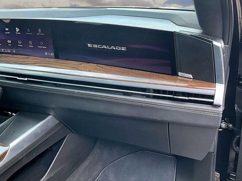 Used 2025 Cadillac Escalade ESV Sport Platinum w/ LPO, Floor Liner Package image 27