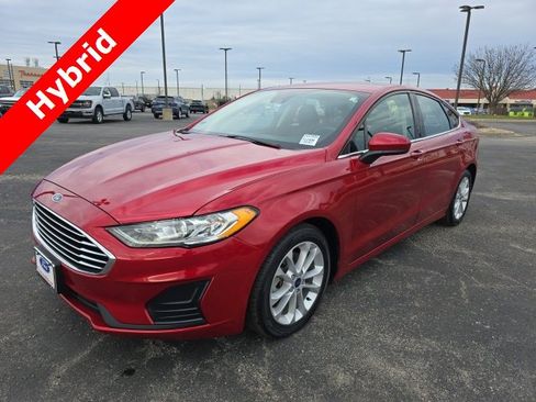 Certified 2020 Ford Fusion SE image 1